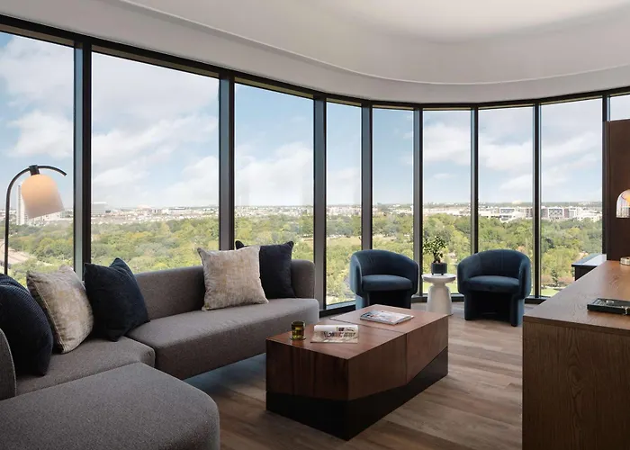 Park One-Bedroom King Suite